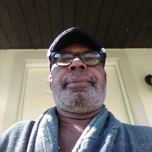 Meet your Posher, Larry